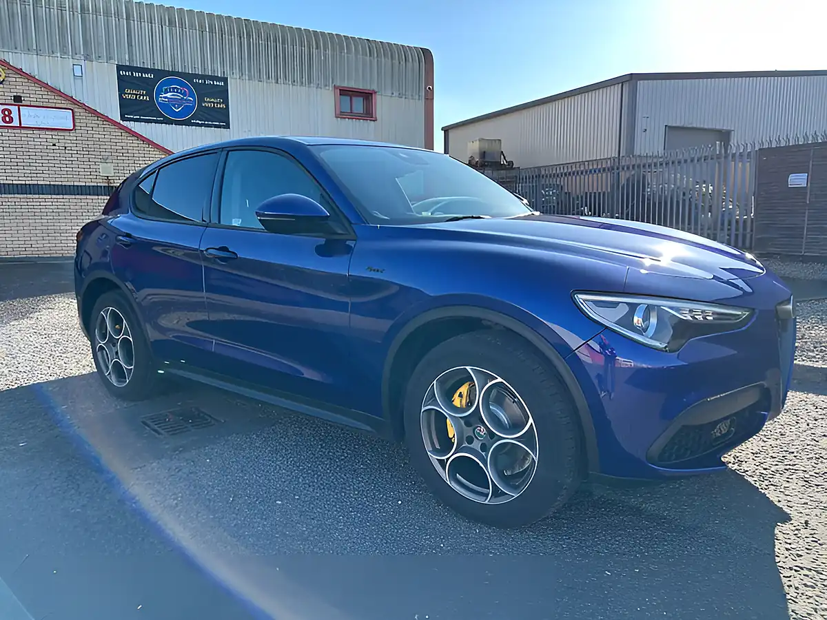 Used 2020 Alfa Romeo Stelvio Sprint Blue - Interior and Exterior details 6