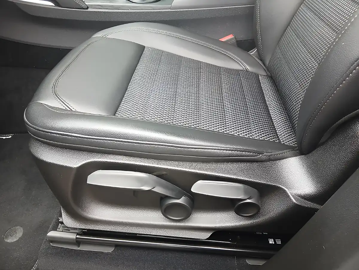 Used 2020 Alfa Romeo Stelvio Super Blue - Interior and Exterior details 11