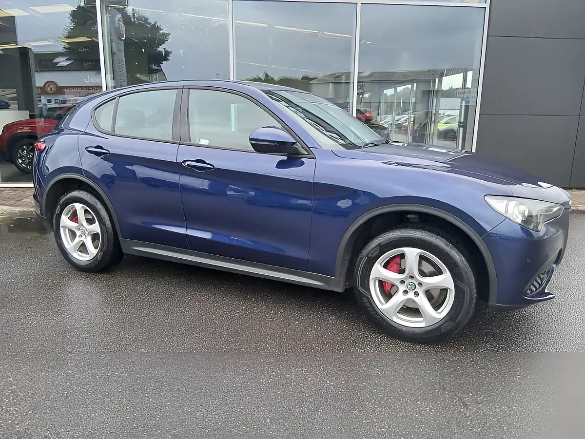 Used 2020 Alfa Romeo Stelvio Super Blue - Interior and Exterior details 4