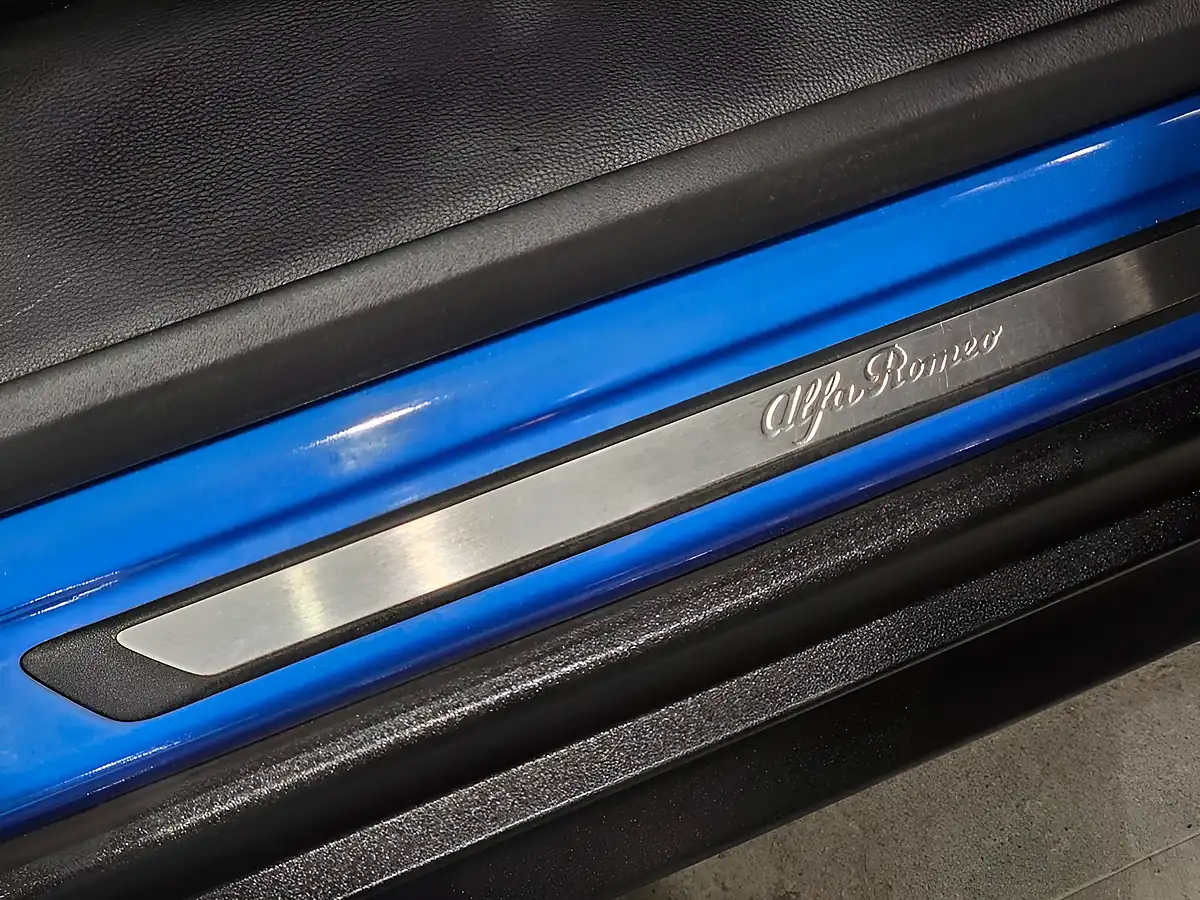 Used 2020 Alfa Romeo Stelvio Ti Blue - Interior and Exterior details 17