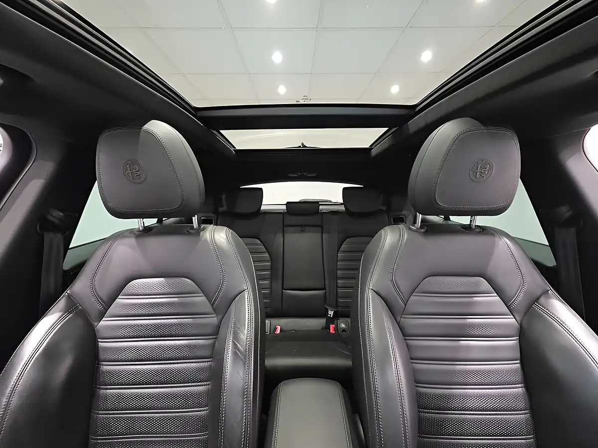 Used 2020 Alfa Romeo Stelvio Ti Blue - Interior and Exterior details 5