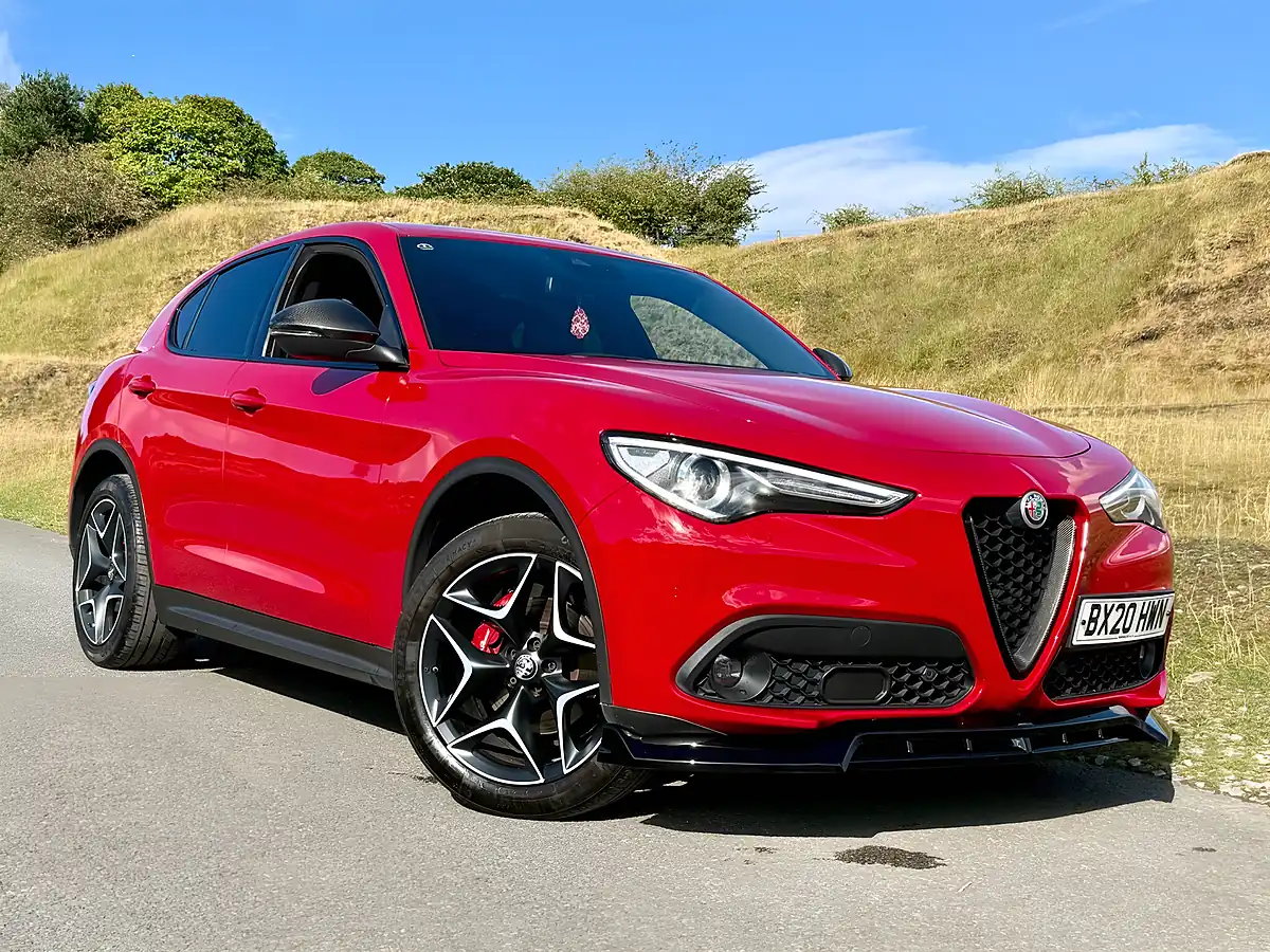 Used 2020 Alfa Romeo Stelvio Ti Red - Front View
