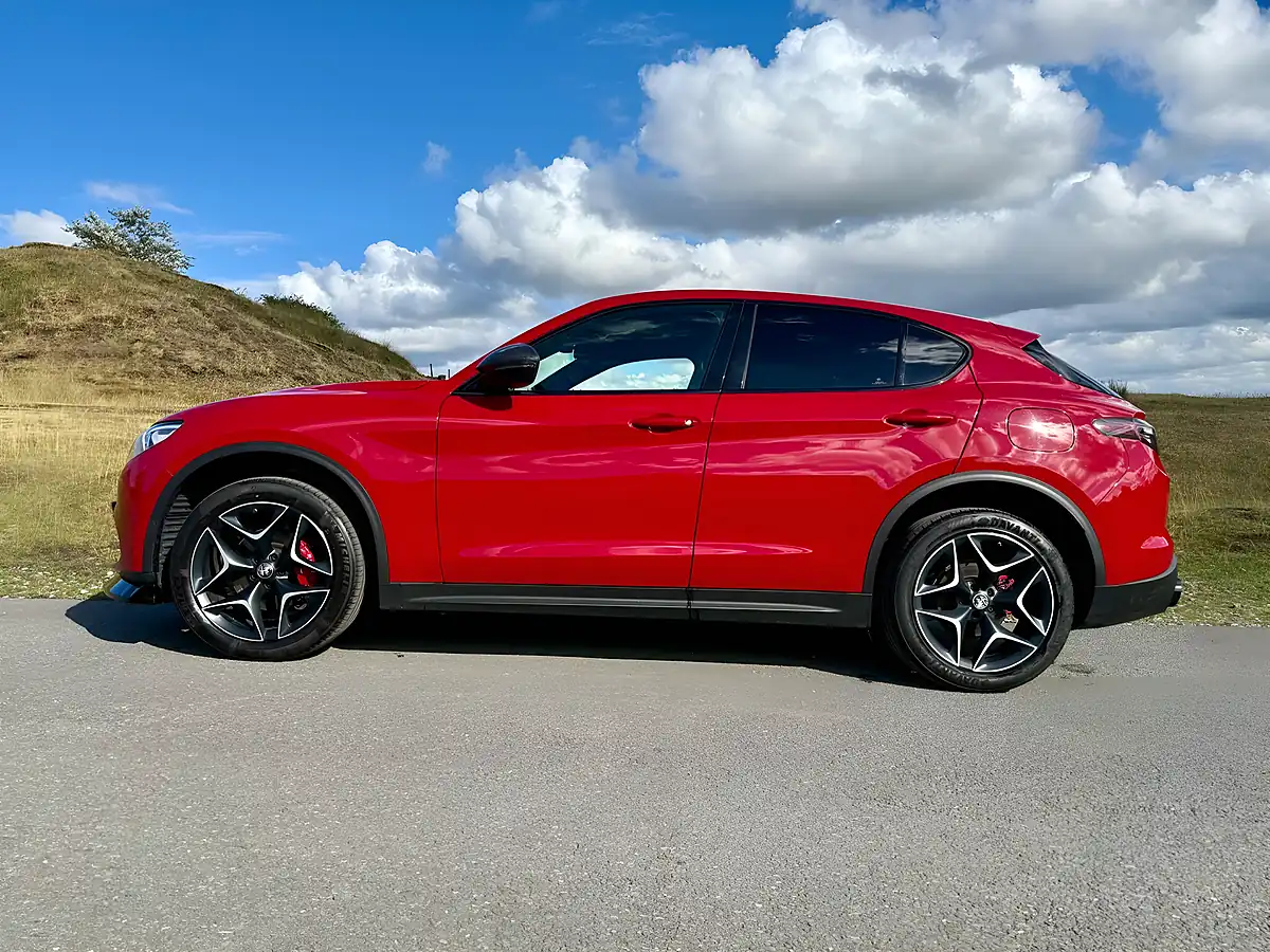 Used 2020 Alfa Romeo Stelvio Ti Red - Interior and Exterior details 9