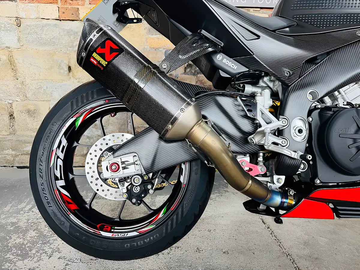 Used 2020 Aprilia Rsv4 1100 Factory Black - Interior and Exterior details 10