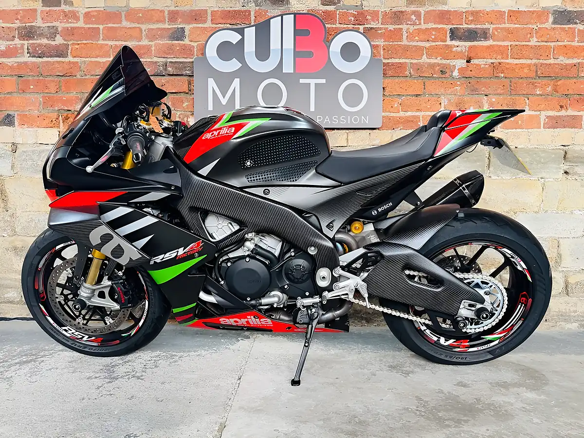 Used 2020 Aprilia Rsv4 1100 Factory Black - Interior and Exterior details 11