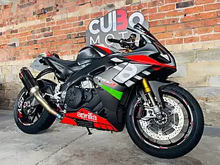 Used 2020 Aprilia Rsv4 1100 Factory Black - Interior and Exterior details 3