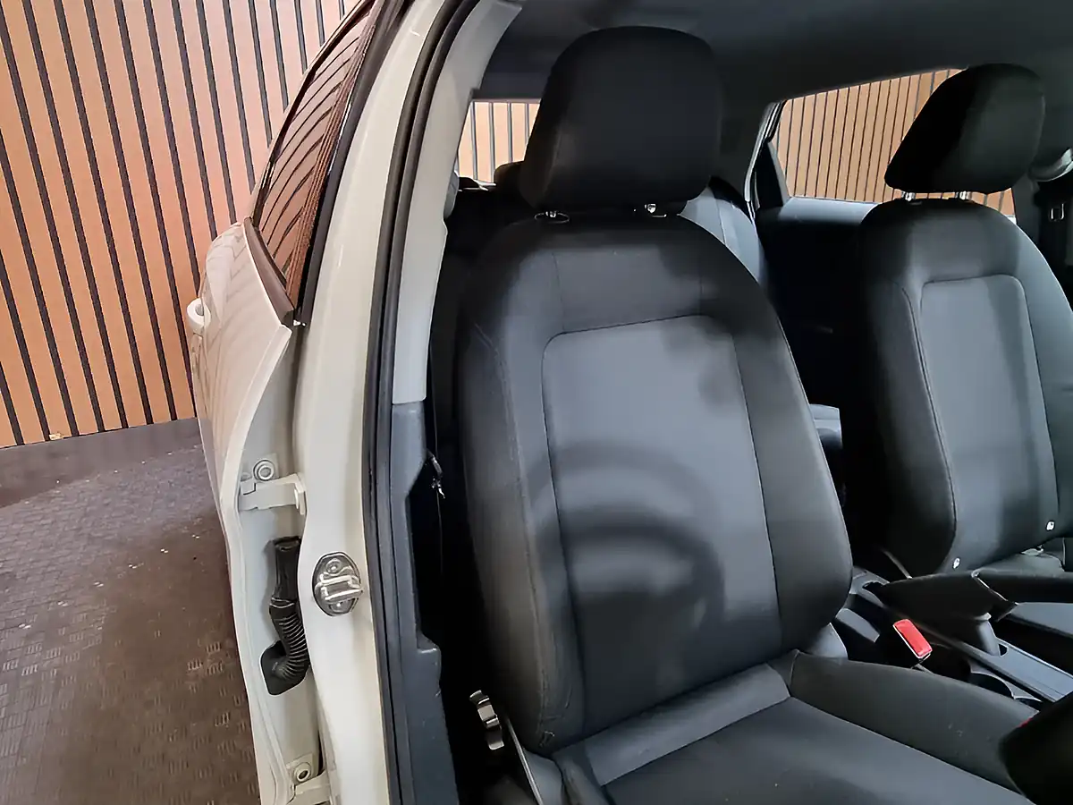 Used 2020 Audi A1 Technik White - Interior and Exterior details 10