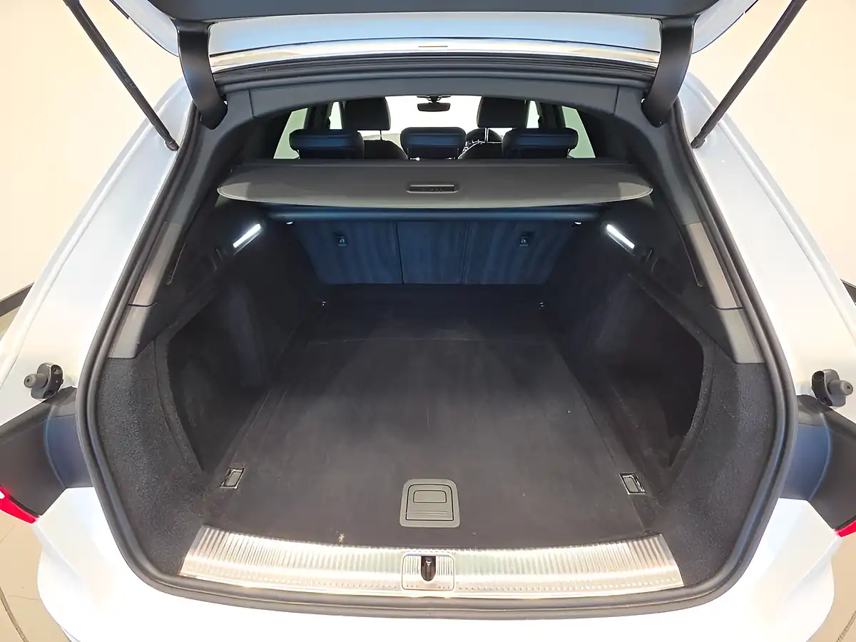 Used 2020 Audi A4 Avant Black Edition White - Interior and Exterior details 13
