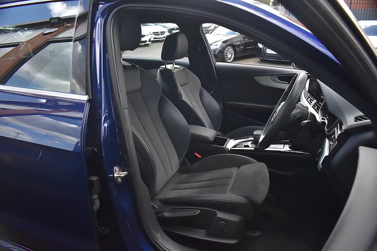Used 2020 Audi A4 Avant S Line Navarra Blue - Interior and Exterior details 7