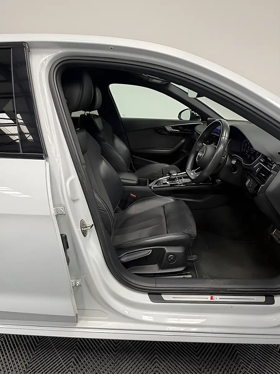 Used 2020 Audi A4 Black Edition White - Interior and Exterior details 8