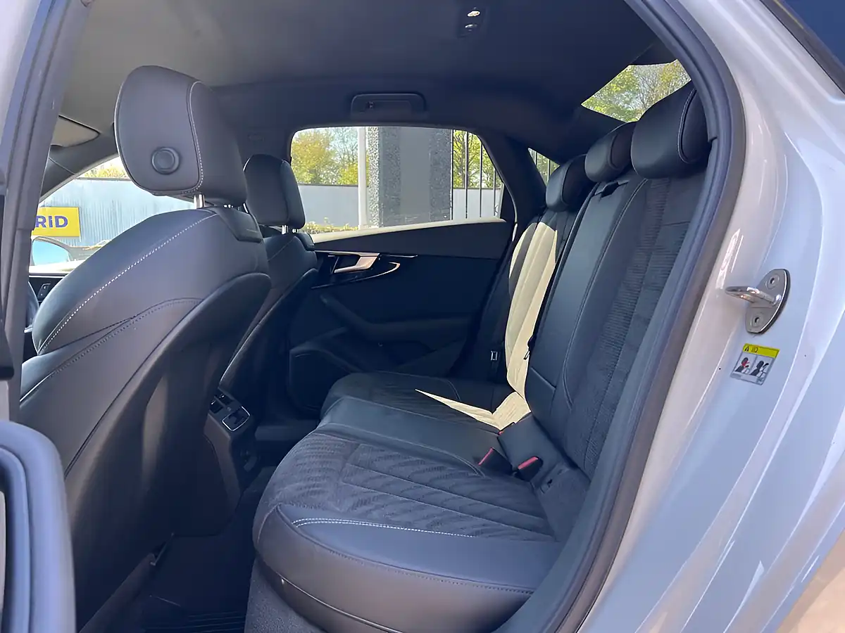 Used 2020 Audi A4 Black Edition White - Interior and Exterior details 16