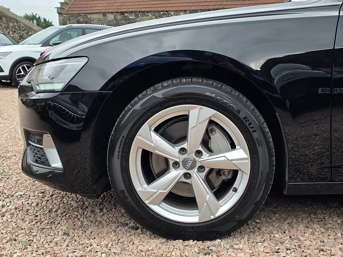 Used 2020 Audi A6 Saloon Sport Black - Interior and Exterior details 15