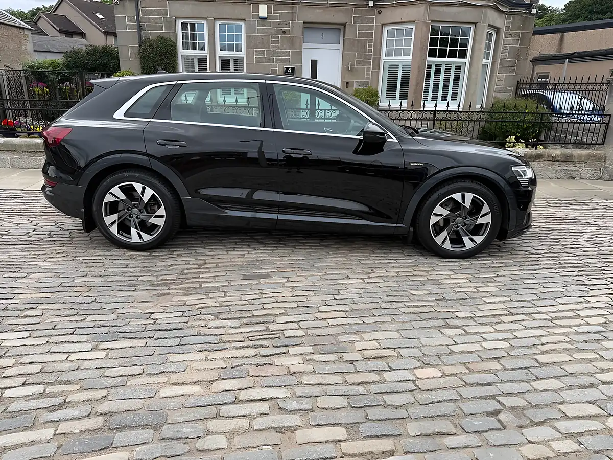 Used 2020 Audi E-Tron 55 SUV Mythos Black - Interior and Exterior details 12