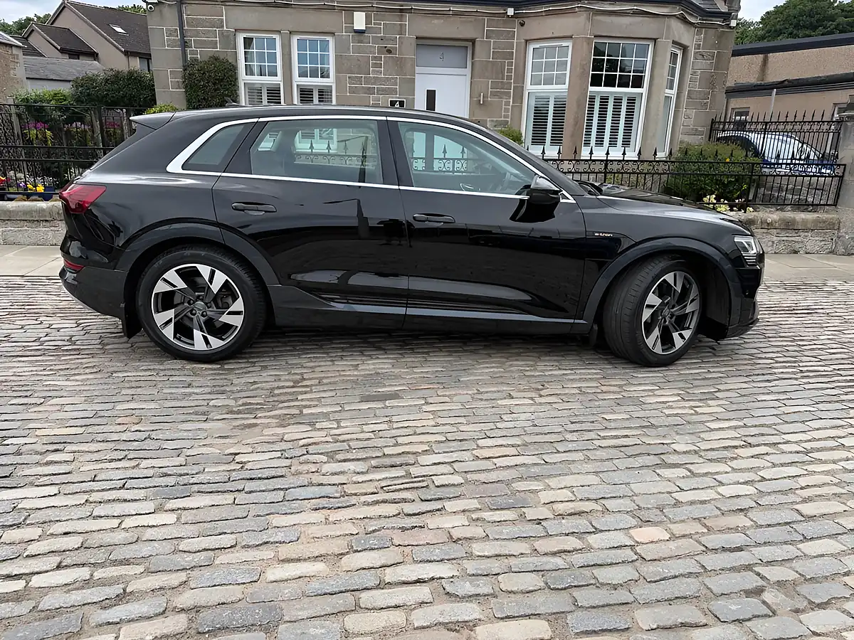 Used 2020 Audi E-Tron 55 SUV Mythos Black - Interior and Exterior details 18