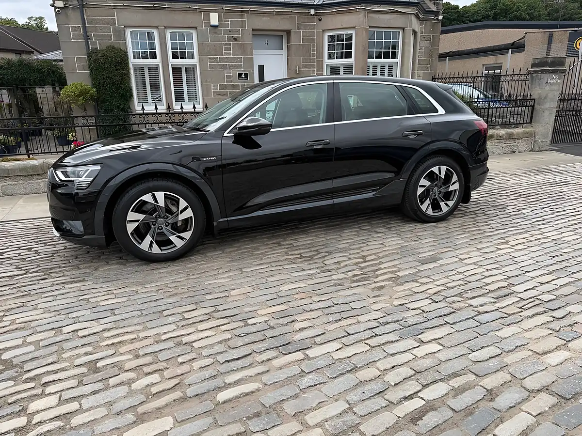 Used 2020 Audi E-Tron 55 SUV Mythos Black - Interior and Exterior details 9