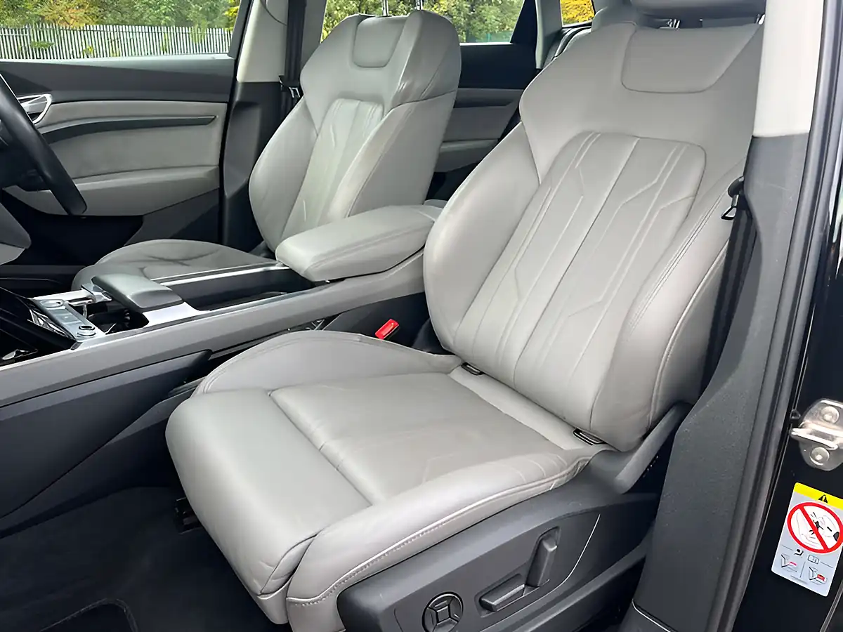 Used 2020 Audi E-Tron Sport Brilliant Black - Interior and Exterior details 10