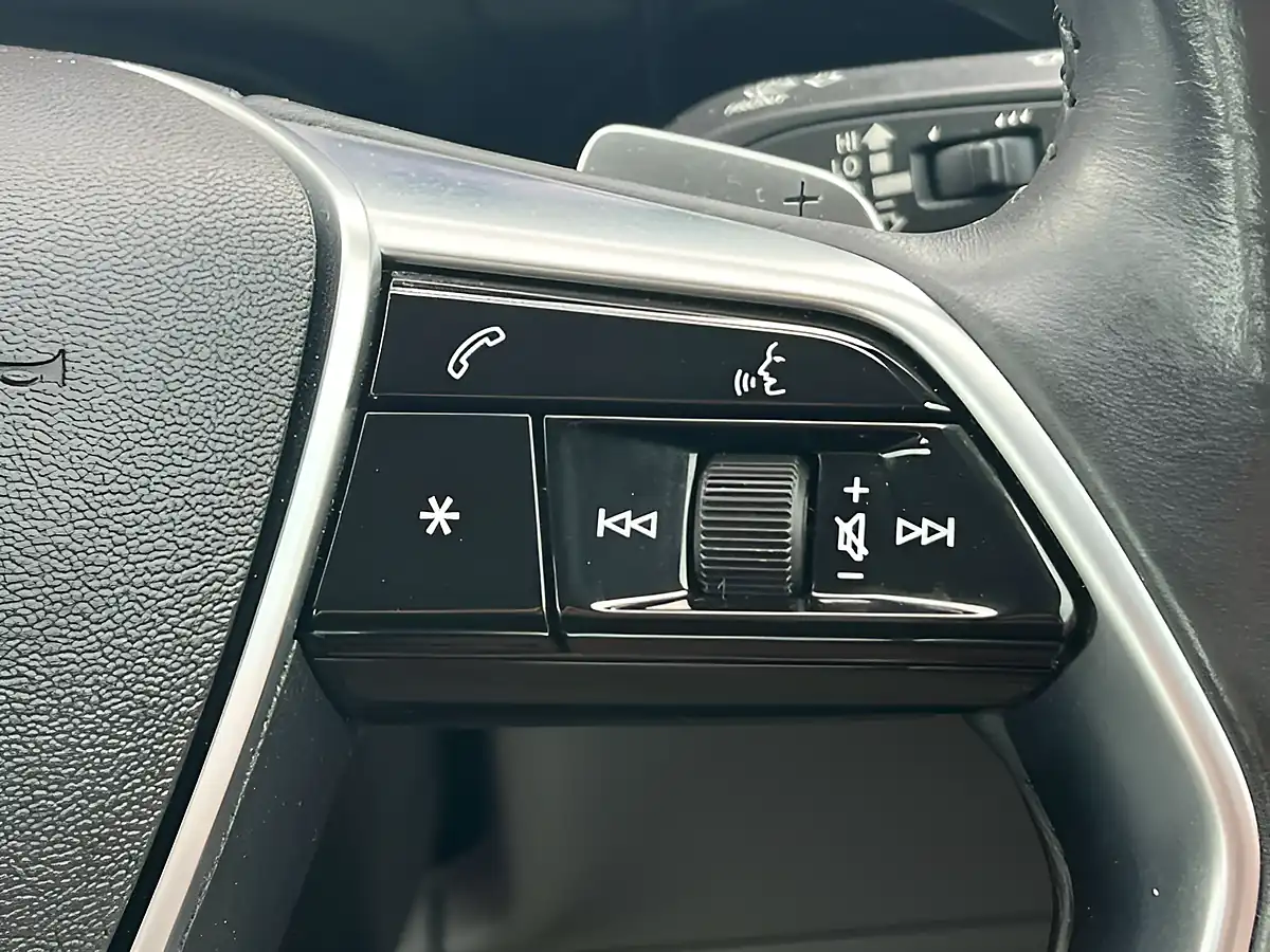 Used 2020 Audi E-Tron Sport Brilliant Black - Interior and Exterior details 14
