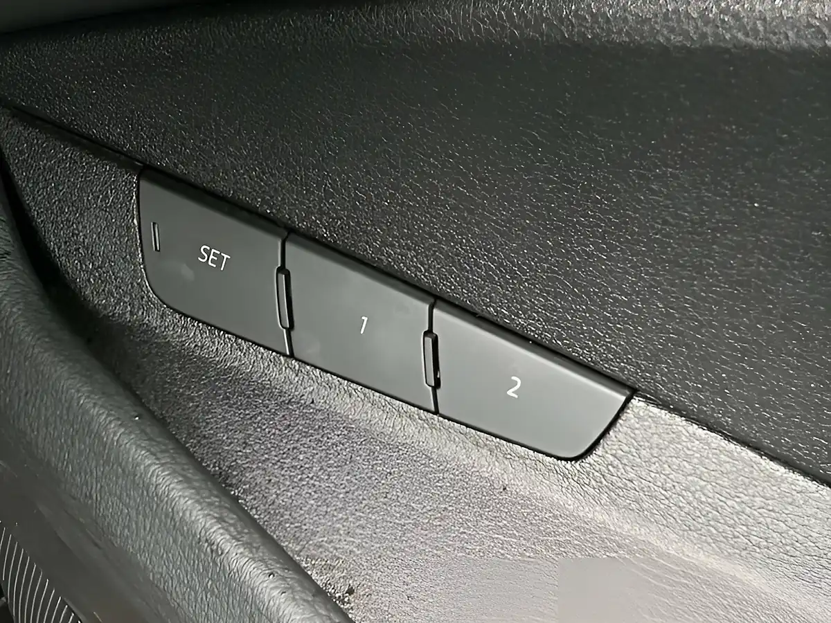 Used 2020 Audi E-Tron Technik Glacier White - Interior and Exterior details 14