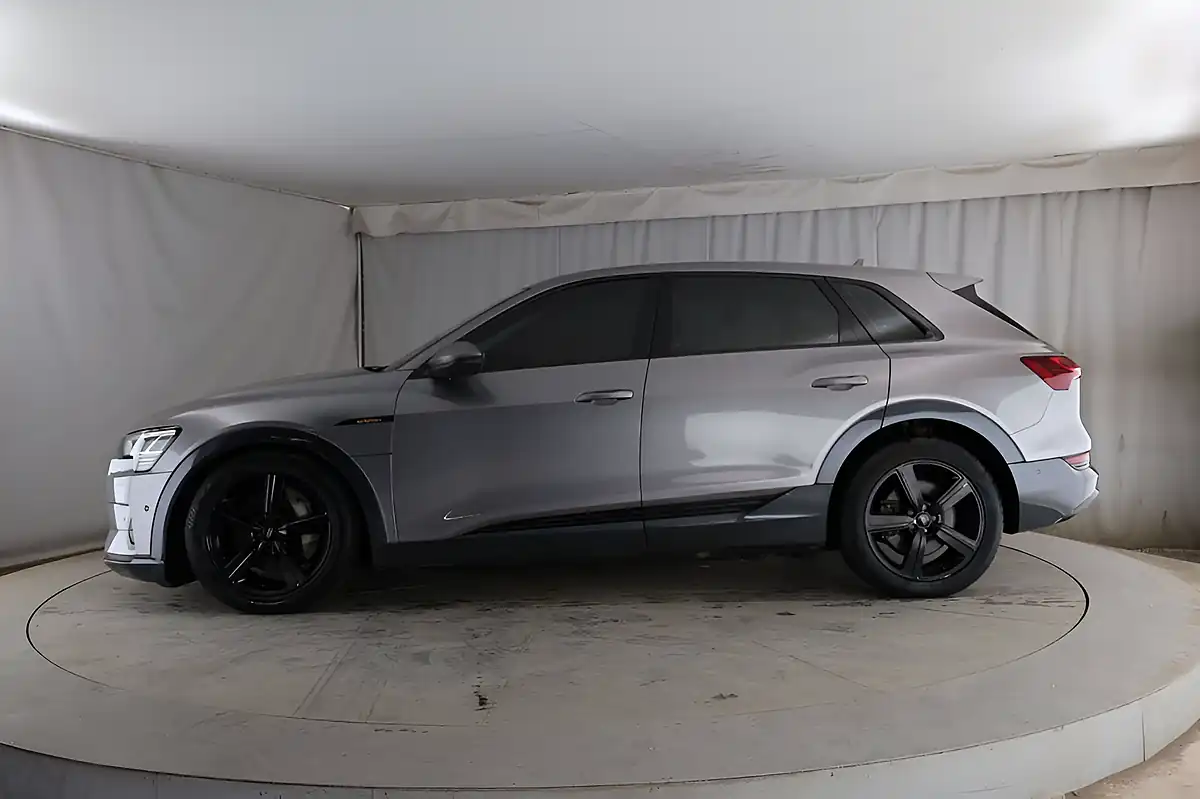 Used 2020 Audi E-Tron Technik Grey - Interior and Exterior details 6