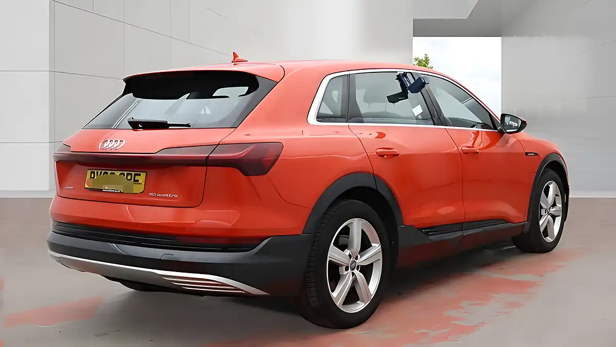 Used 2020 Audi E-Tron Technik Red - Interior and Exterior details 4