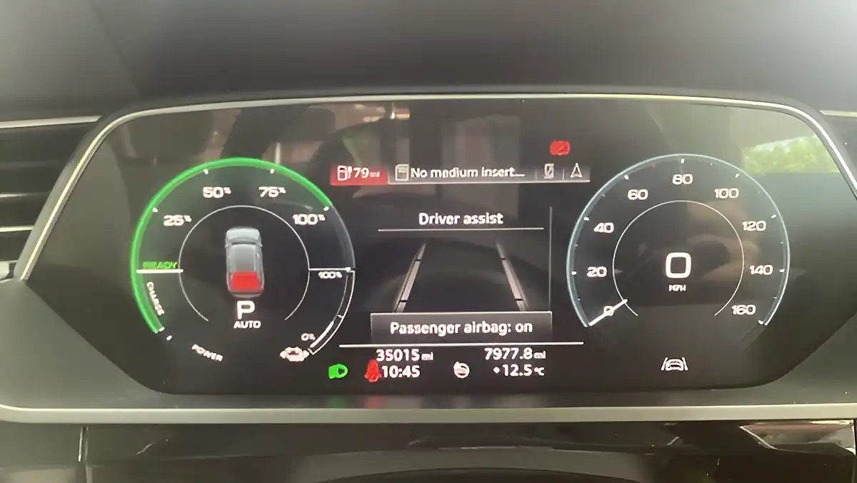 Used 2020 Audi E-Tron Technik Red - Interior and Exterior details 7