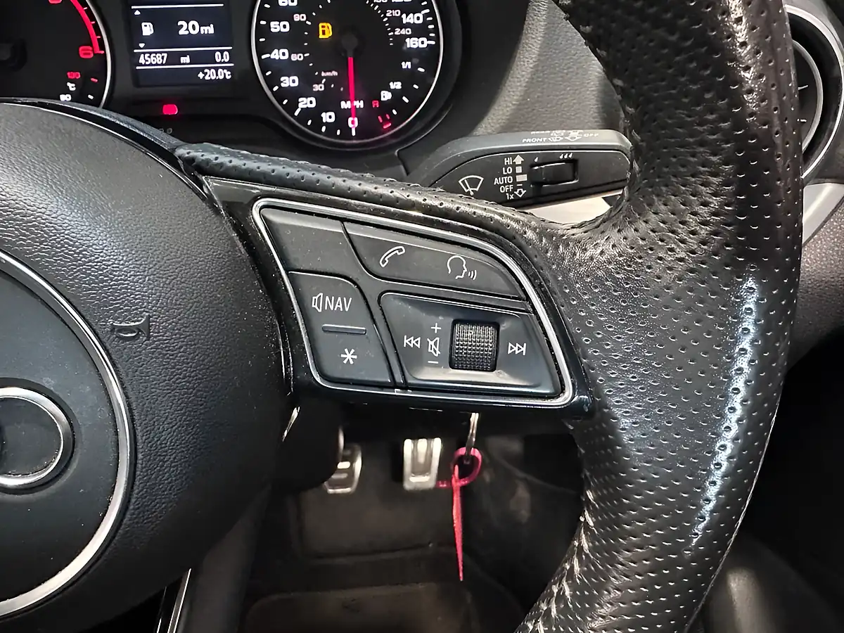 Used 2020 Audi Q2 Black Edition S-Line Blue - Interior and Exterior details 19
