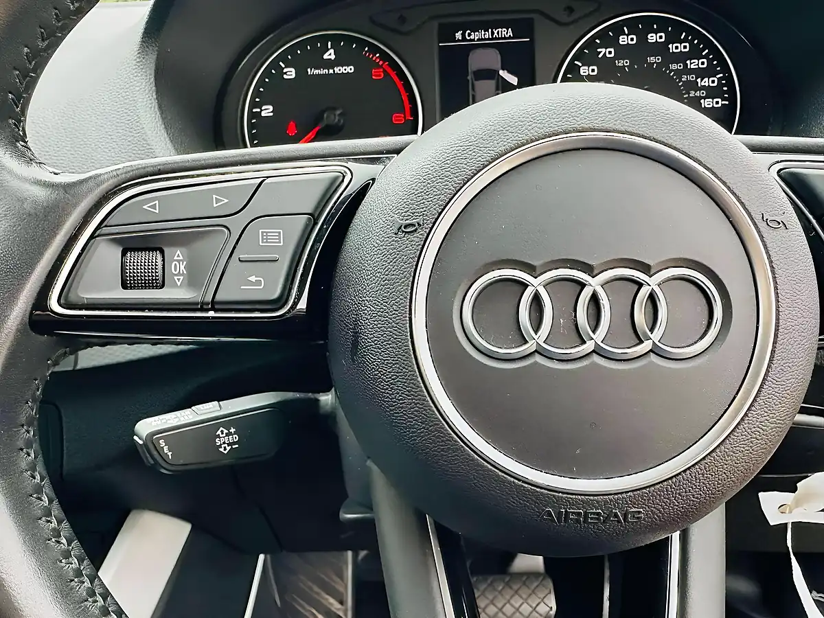 Used 2020 Audi Q2 Technik Grey - Interior and Exterior details 10
