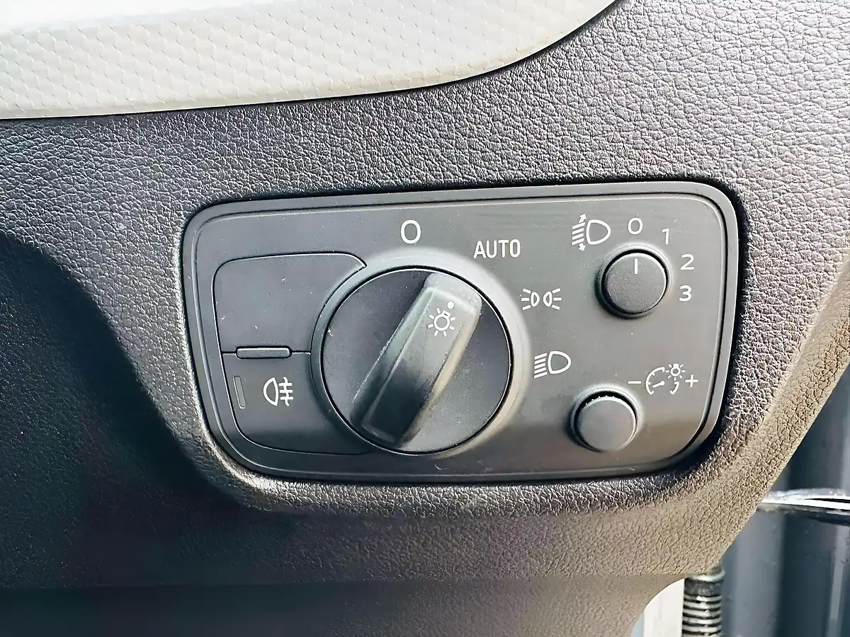 Used 2020 Audi Q2 Technik Grey - Interior and Exterior details 12