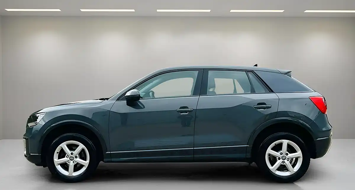 Used 2020 Audi Q2 Technik Grey - Interior and Exterior details 4