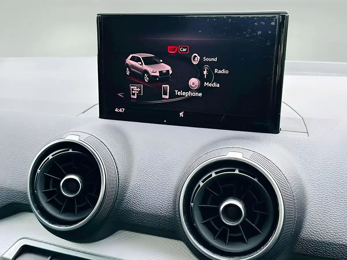 Used 2020 Audi Q2 Technik Grey - Interior and Exterior details 9