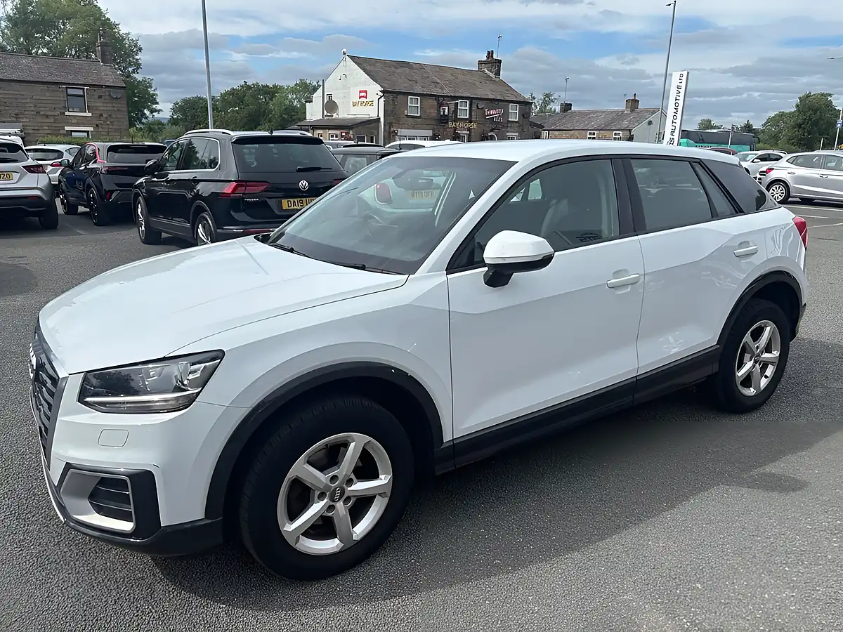 Used 2020 Audi Q2 Technik Ibis White - Interior and Exterior details 8