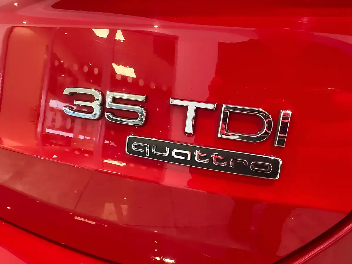 Used 2020 Audi Q3 S Line Red - Interior and Exterior details 6