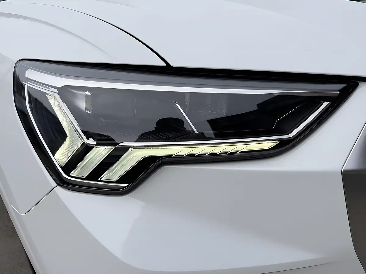 Used 2020 Audi Q3 S Line White - Interior and Exterior details 5