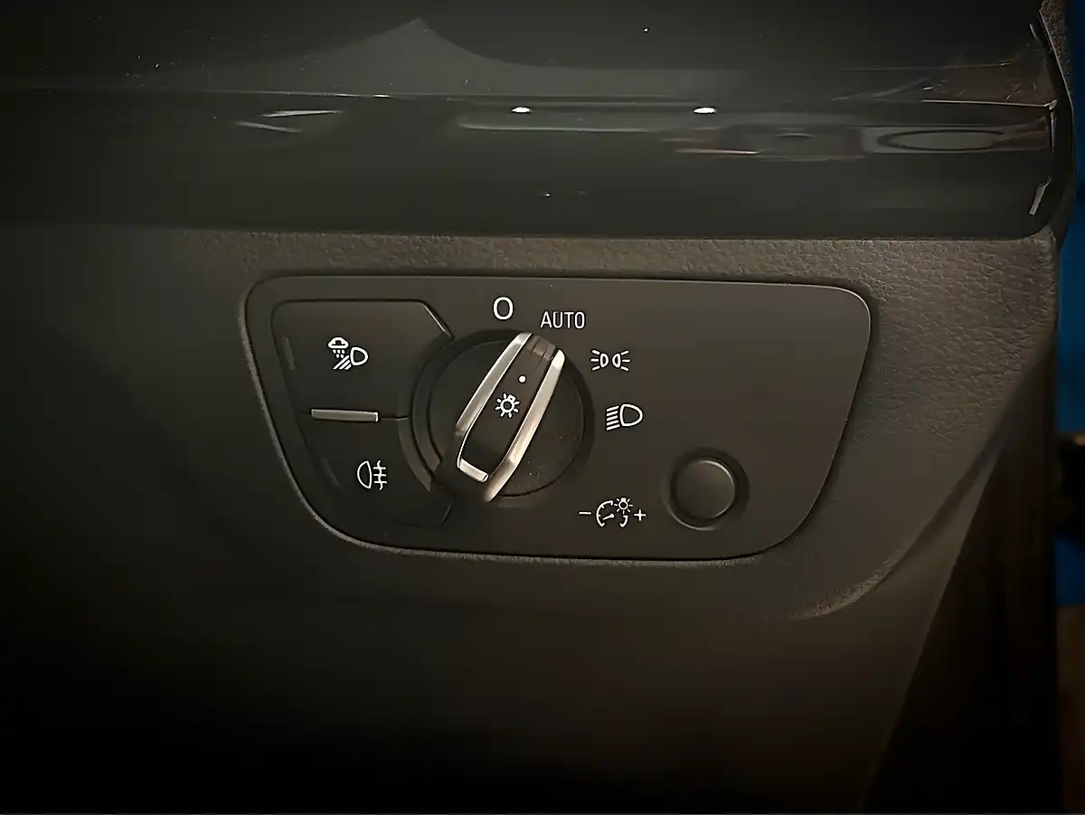 Used 2020 Audi Q5 Black Edition Blue - Interior and Exterior details 17