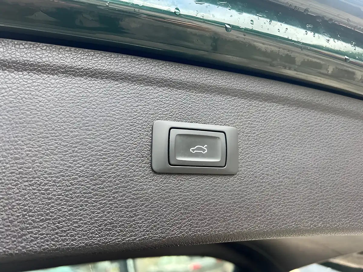 Used 2020 Audi Q5 Black Edition Green - Interior and Exterior details 17