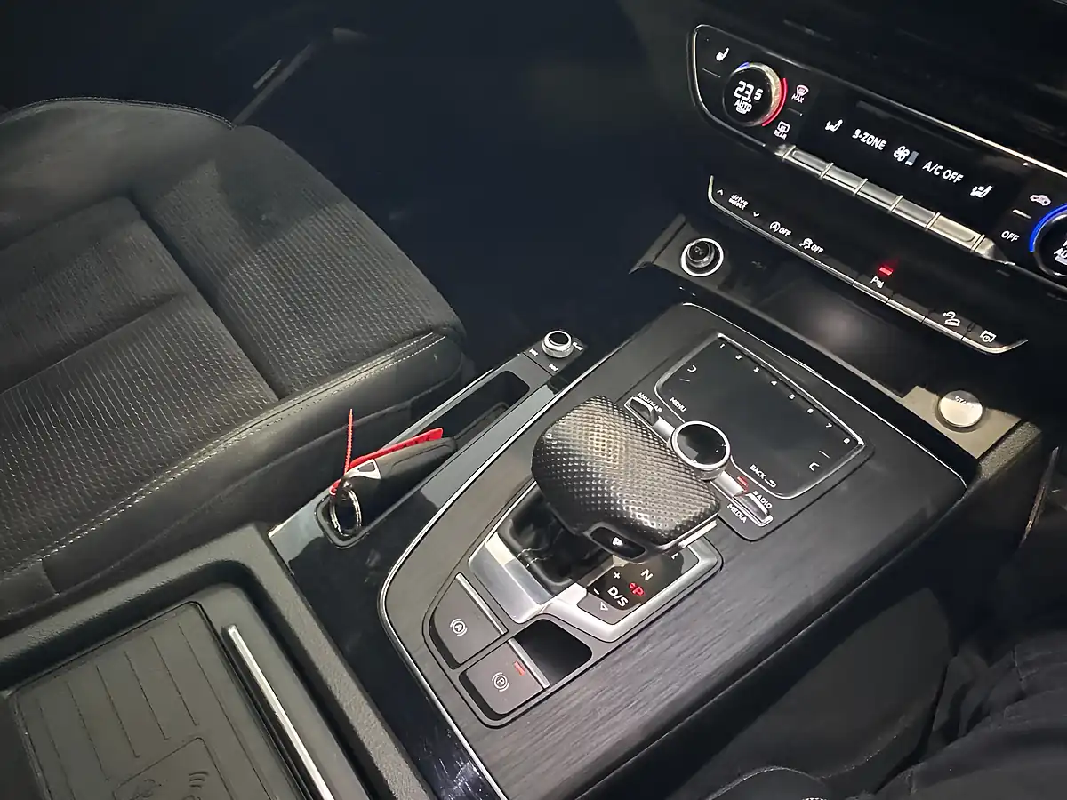 Used 2020 Audi Q5 Black Edition Grey - Interior and Exterior details 18
