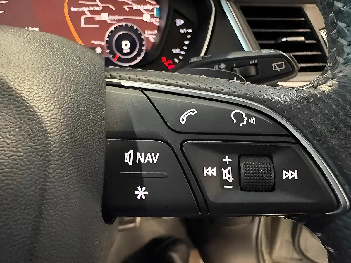 Used 2020 Audi Q5 Black Edition Grey - Interior and Exterior details 19