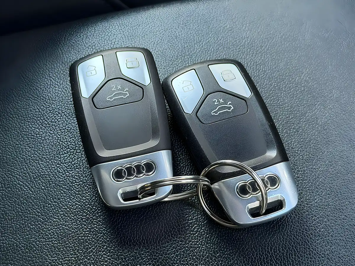 Used 2020 Audi Q5 Black Edition Silver - Interior and Exterior details 18