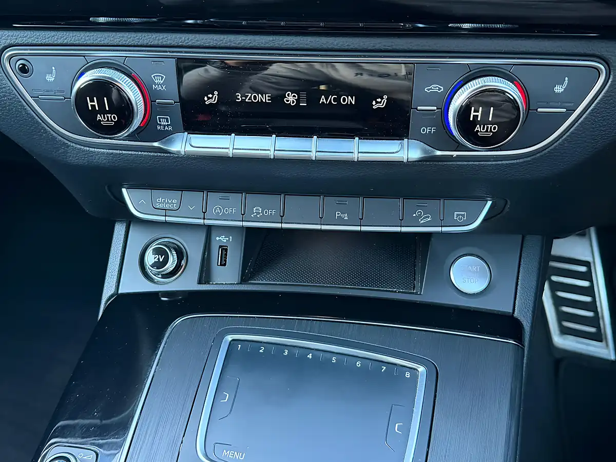 Used 2020 Audi Q5 Black Edition Silver - Interior and Exterior details 7