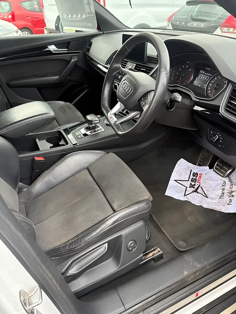 Used 2020 Audi Q5 Black Edition White - Interior and Exterior details 9