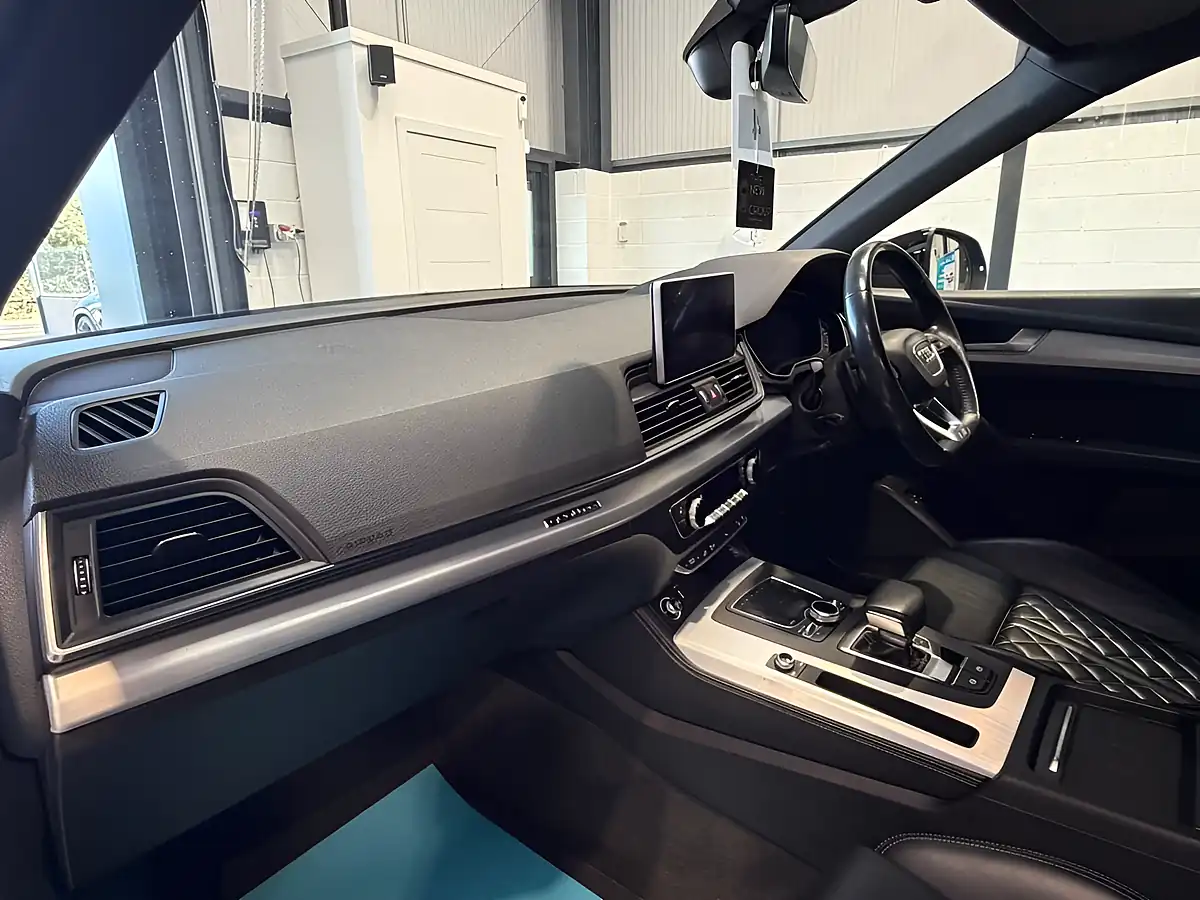 Used 2020 Audi Q5 S Line Competition Blue - Interior and Exterior details 14