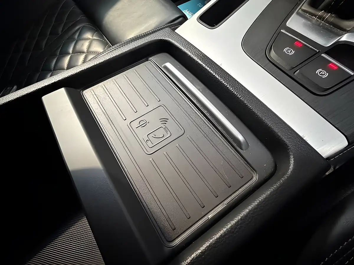 Used 2020 Audi Q5 S Line Competition Blue - Interior and Exterior details 20