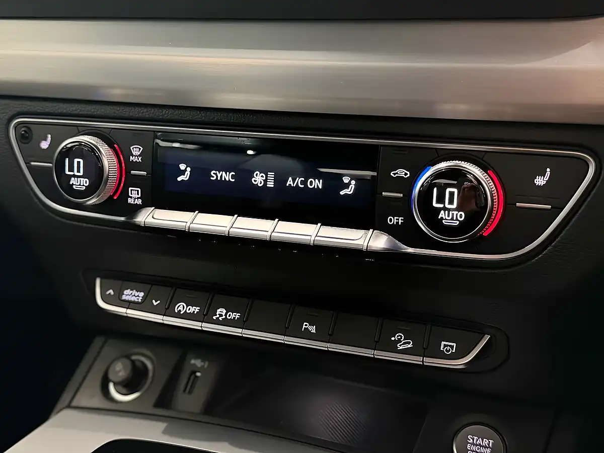 Used 2020 Audi Q5 S Line Grey - Interior and Exterior details 13