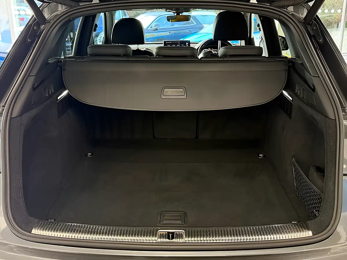 Used 2020 Audi Q5 S Line Grey - Interior and Exterior details 20