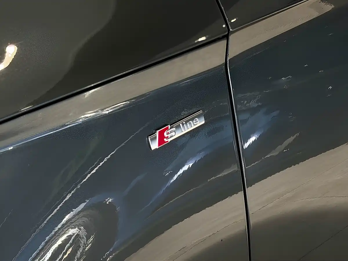 Used 2020 Audi Q5 S Line Grey - Interior and Exterior details 5