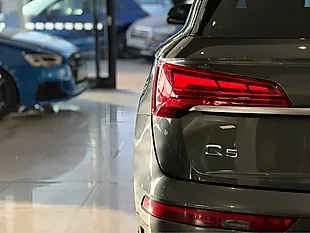 Used 2020 Audi Q5 S Line Grey - Interior and Exterior details 8