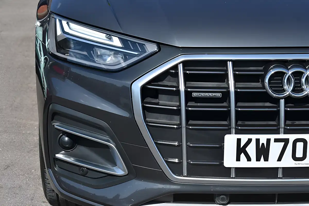 Used 2020 Audi Q5 Sport Grey - Interior and Exterior details 10