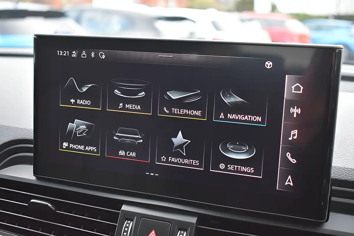 Used 2020 Audi Q5 Sport Grey - Interior and Exterior details 16