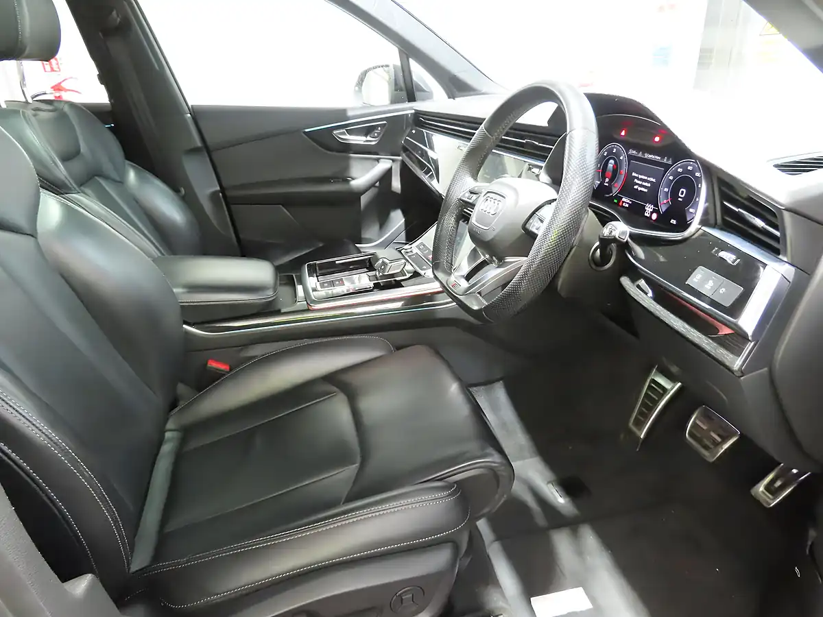 Used 2020 Audi Q7 Black Edition Black - Interior and Exterior details 10