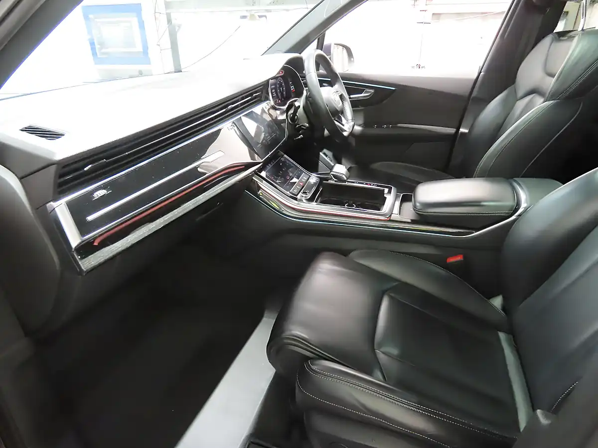 Used 2020 Audi Q7 Black Edition Black - Interior and Exterior details 11